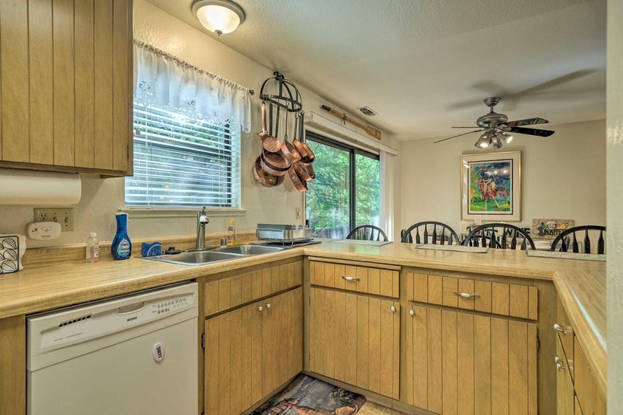 Pine Mountain Lake Haven With Spacious Deck! غروفلاند المظهر الخارجي الصورة